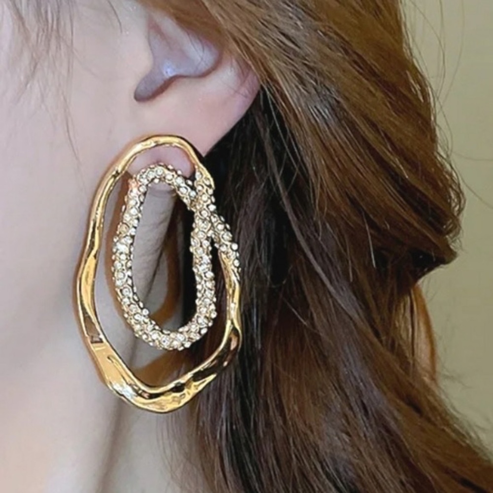 ▪️Oval inlaid rhinestone earrings; unbranded; nwot